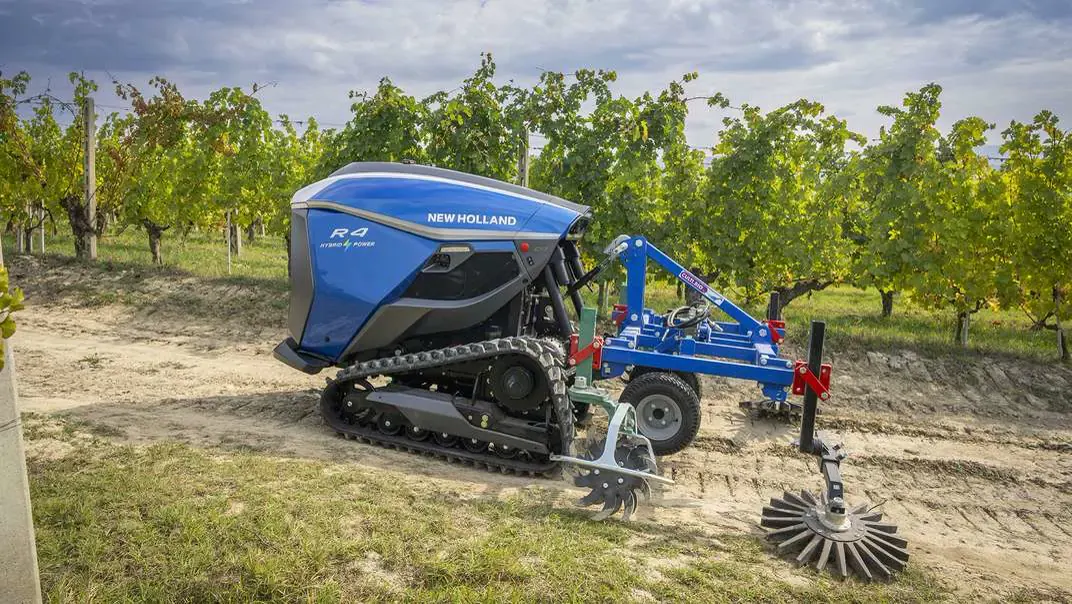 New Holland R4 Hybrid Power with inter-row weeding implement
